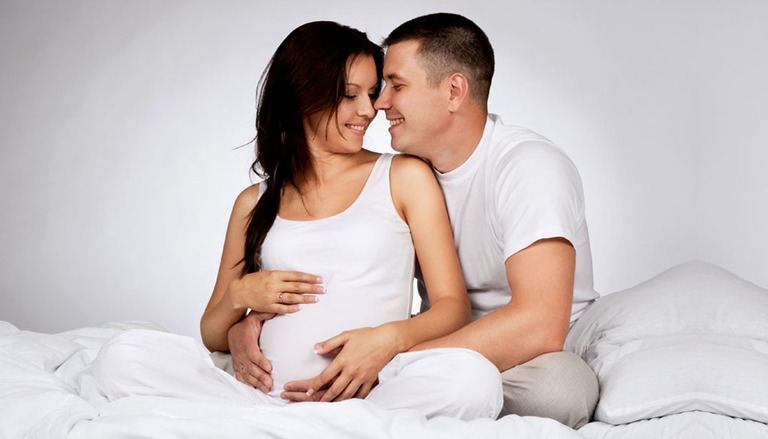 Nhờ nút nhầy và cơ chế đặc biệt của tử cung khi mang thai mà tinh trùng thường không thể xâm nhập vào tử cung, bóp vú vợ bầu, chịch vợ có bầu có được xuất tinh vào trong không