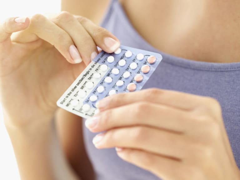 Thuốc tránh thai có hiệu quả cao nhưng cũng có nhiều tác dụng phụ nên không được nhiều cặp đôi dùng