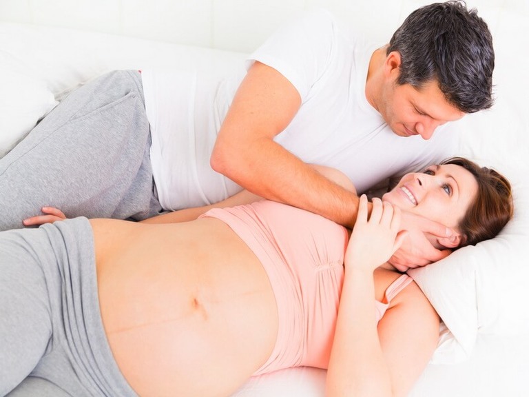 Trong 3 tháng cuối thai kỳ, các cặp vợ chồng cần hạn chế quan hệ tình dục