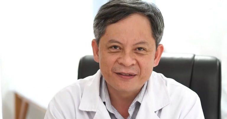 Bác sĩ Tăng Hà Nam Anh không chỉ giỏi về điều trị nội khoa mà còn giỏi về áp dụng phẫu thuật ngoại khoa cho bệnh nhân
