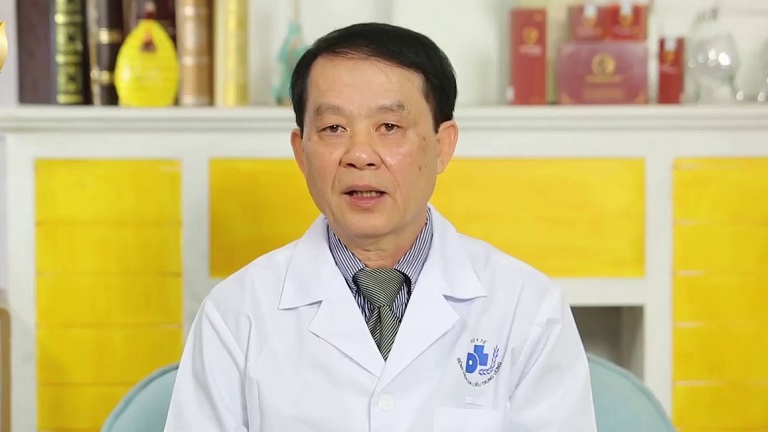 Bác sĩ Nguyễn Duy Hưng là chuyên gia hàng đầu về chữa bệnh nổi mề đay khi mang thai