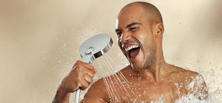 Sau khi quan hệ, nam giới không nên tắm rửa ngay.