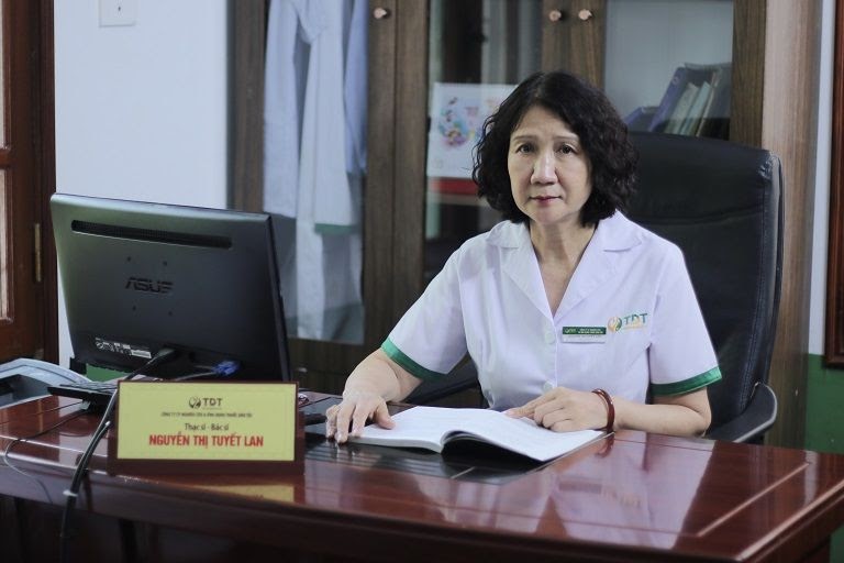 Bác sĩ Nguyễn Thị Tuyết Lan có hơn 30 năm kinh nghiệm điều trị viêm da cơ địa bằng YHCT