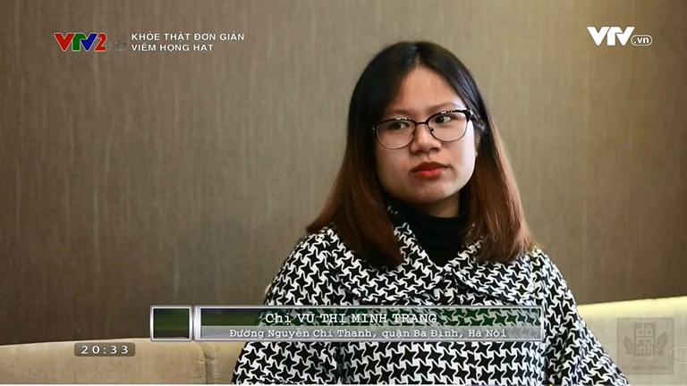 Chị Vũ Thị Minh Trang chia sẻ trên chương trình khỏe thật đơn giản phát sóng trên VTV2 về nỗi lo lắng khi sử dụng kháng sinh điều trị ho, viêm họng hạt cho con cái cũng như bản thân vì vậy chị quyết định đặt niềm tin vào bài thuốc trị ho từ nam dược