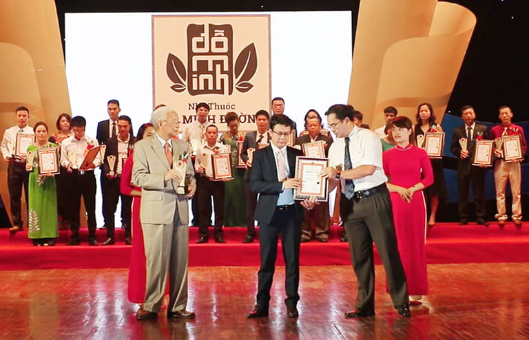 Đỗ Minh Đường nhận giải thưởng uy tín do người tiêu dùng và chuyên gia bình chọn