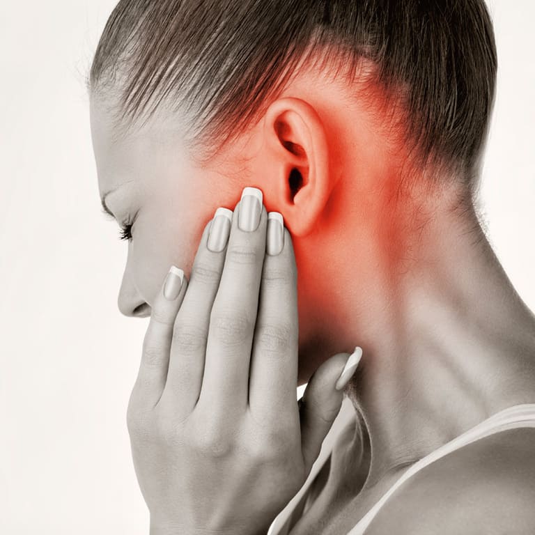 Nuốt nước bọt bị đau tai là gì?