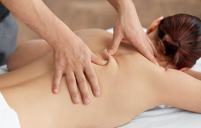 Phương pháp massage trị thoát vị đĩa đệm cột sống thắt lưng