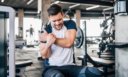 Bị đau khớp vai khi tập gym: Nguyên nhân và cách xử lý