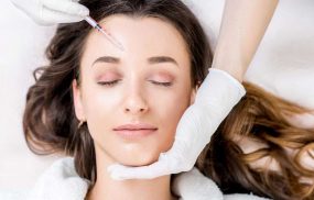 Tiêm Botox là một thủ thuật được áp dụng trong thẩm mỹ, giúp da giảm mờ nếp nhăn.