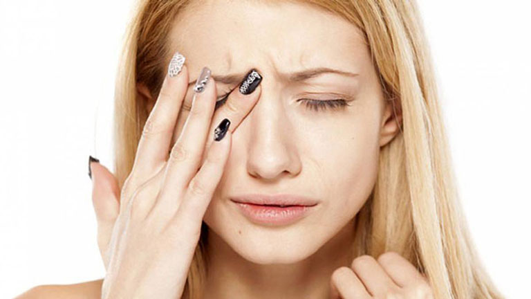 Tìm hiểu các biến chứng viêm xoang ảnh hưởng đến mắt 