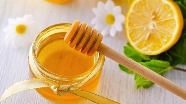 Cách dùng đu đủ trị tàn nhang, nám da bằng cách kết hợp với mật ong và chanh 