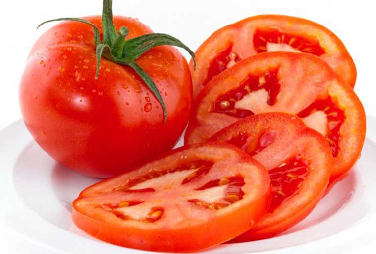 Công thức điều trị nám da bằng cà chua siêu dễ làm