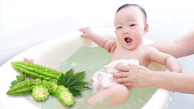 Tắm mướp đắng trị rôm sảy cho trẻ sơ sinh