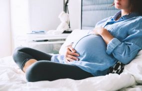 Xuất huyết dạ dày khi mang thai không chỉ ảnh hưởng đến sức khỏe mẹ mà còn tác động xấu đến sự phát triển của bé
