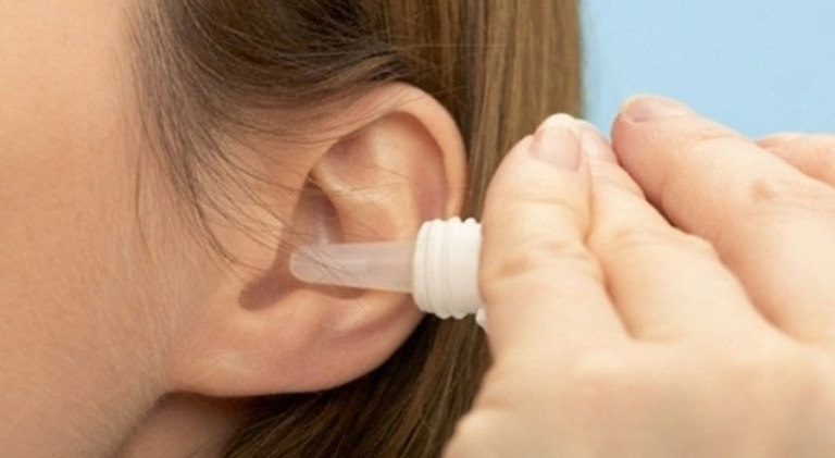 Hướng dẫn vệ sinh tai đúng cách vừa sạch vừa an toàn