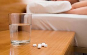Thuốc trị mất ngủ là một trong những loại thuốc có thể gây liệt dương cho nam giới