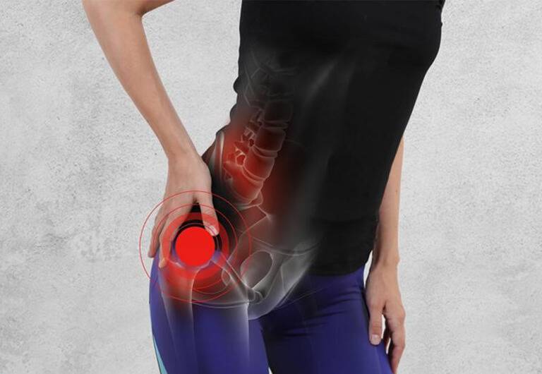 Viêm khớp cùng chậu cũng là một trong những bệnh lý có triệu chứng đau từ lưng dưới đến mông xuống bắp chân