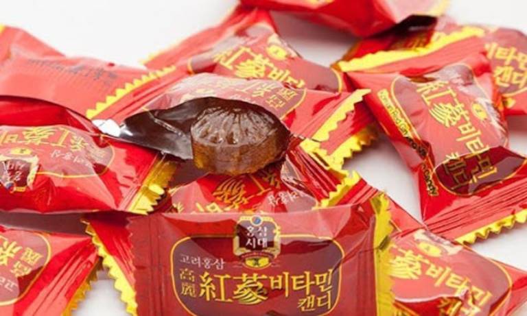 Kẹo sâm Vitamin Hàn Quốc 200g là một trong những loại kẹo sâm được yêu thích nhất hiện nay