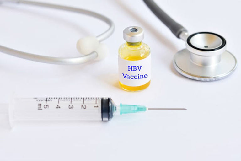 Nên tiêm vắc xin phòng bệnh viêm gan B khoảng 24 giờ sau sinh