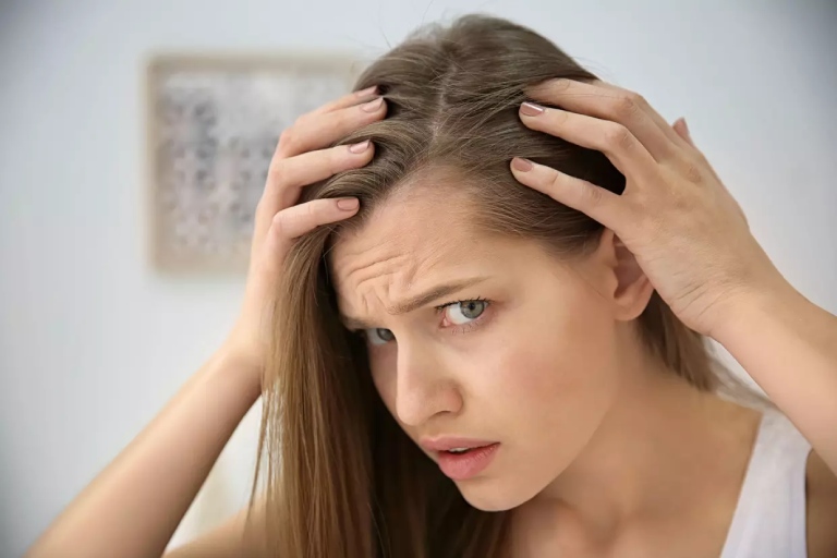 Vì sao phụ nữ bị rụng tóc khi mang thai?