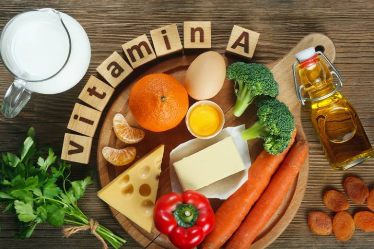 Bổ sung các thực phẩm giàu vitamin A sẽ giúp phòng ngừa rạn da khi mang thai