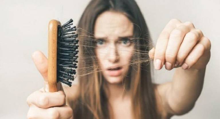 Uống thuốc chống rụng tóc có nên không?