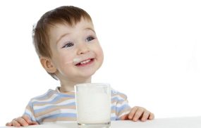 Loại sữa nào tốt cho trẻ biếng ăn, chậm tăng cân?