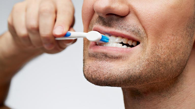 Thói quen vệ sinh răng miệng không tốt sẽ khiến bệnh diễn tiến nặng