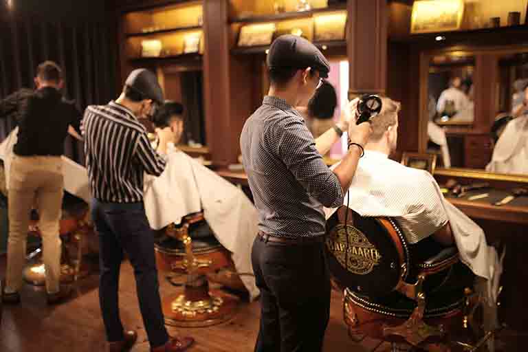 House of Barbaard là một trong những địa chỉ cắt tóc nam đẹp ở Hà Nội 