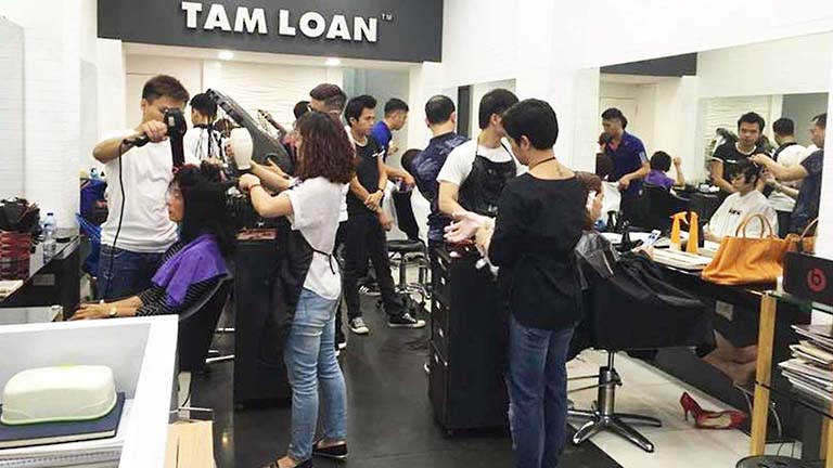 Tâm Loan Hairdressing là địa chỉ cắt tóc nữ đẹp giá rẻ tại Hà Nội