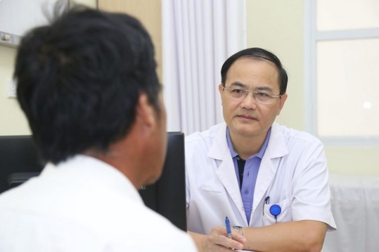 PGS.TS.BS Trần Đình Thơ hiện là Phó trưởng khoa Phẫu thuật Gan mật Bệnh viện Việt Đức