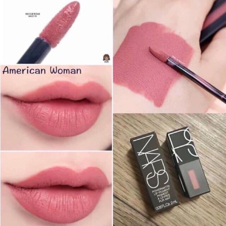 Son kem Nars Powermatte Lip Pigment màu hồng đất vừa giúp tô điểm đôi môi vừa dưỡng môi hiệu quả